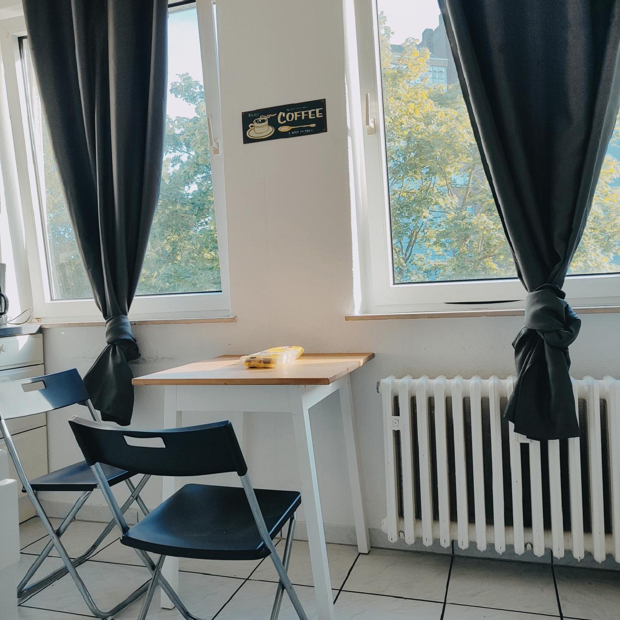 Ferienwohnung Monteurwohnung Messewohnung Duisburg Sued Grenze Duesseldorf 6 Personen Bilik gambar